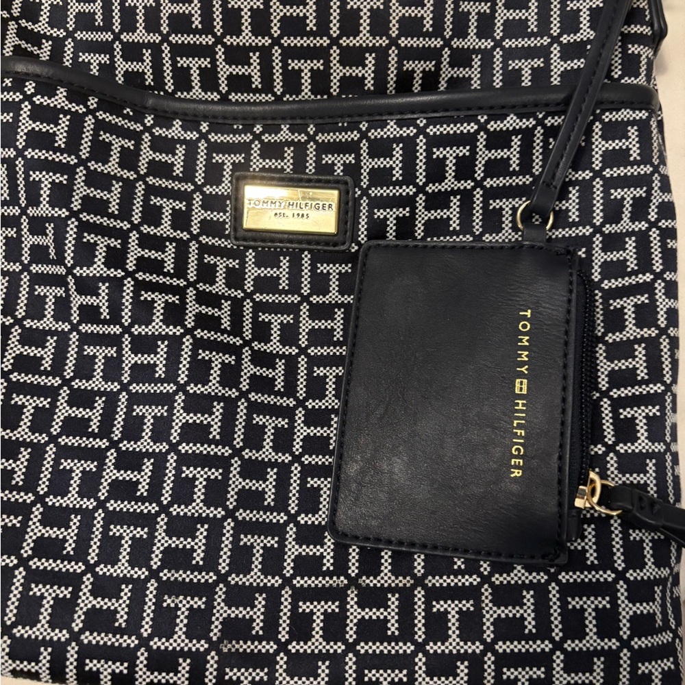 The brand is Tommy Hilfiguer,is an excellent condition.Use two times